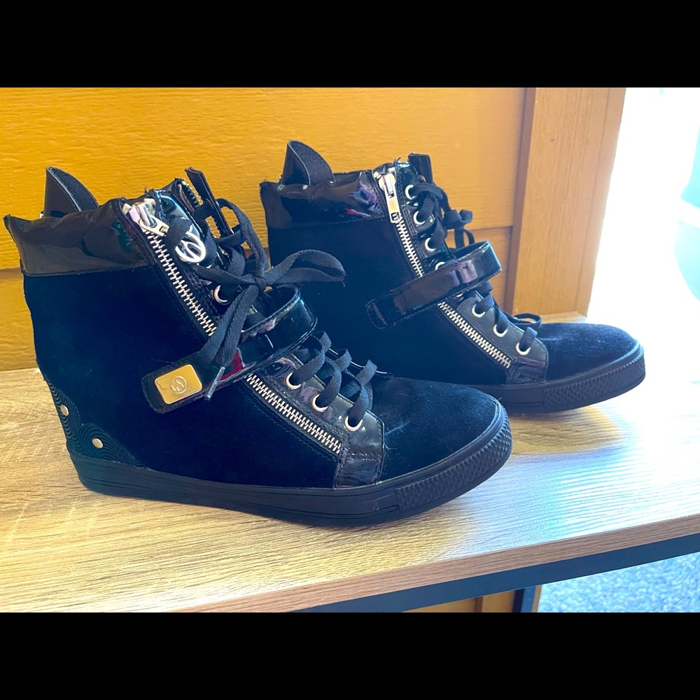 Wishbone Platform Sneakers